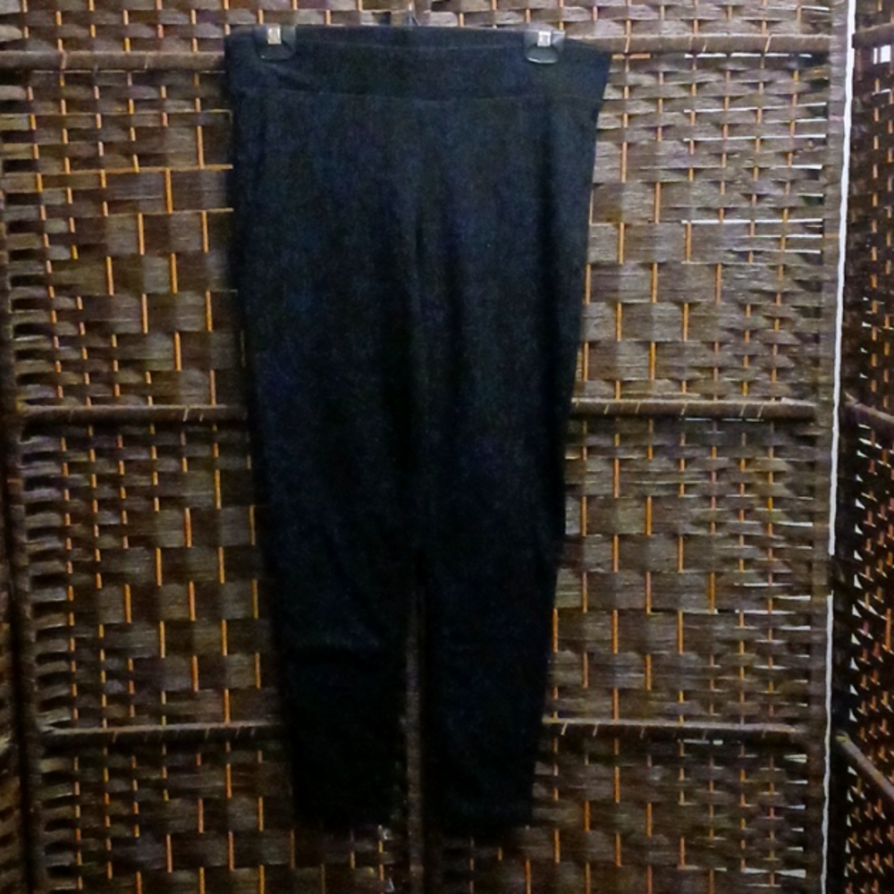 Torrid black leggings size 1